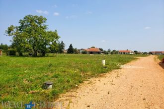 TERRAIN CONSTRUCTIBLE VIABILISE - 753 M² - VENDAT