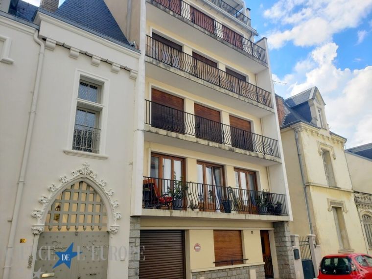 Appartement deux pièces 41 m² avec cave - Vichy centre