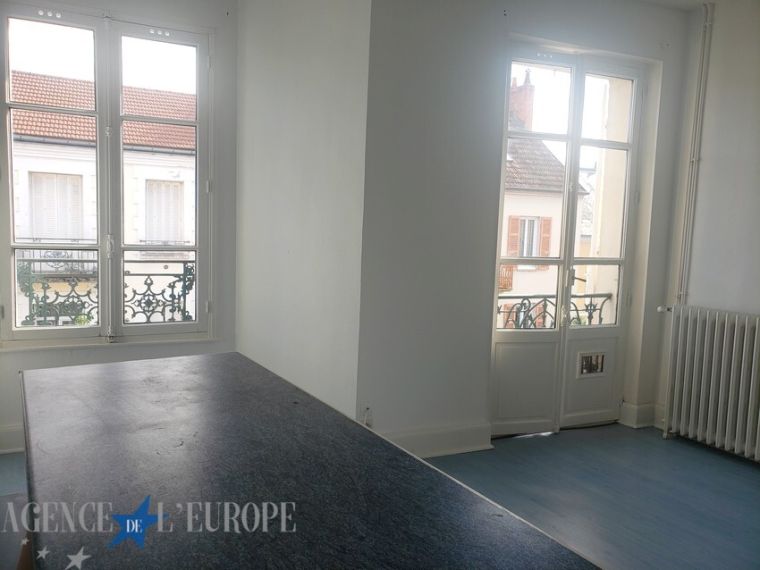 Appartement deux pièces en bon état avec cave - Vichy centre