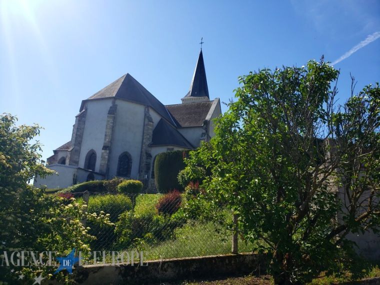 Maison familiale 185 m² habitables avec garages et jardin - St Rémy en Rollat