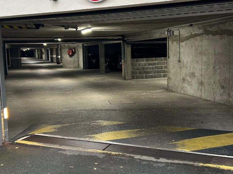 Charmant T2 refait à neuf avec parking intérieur