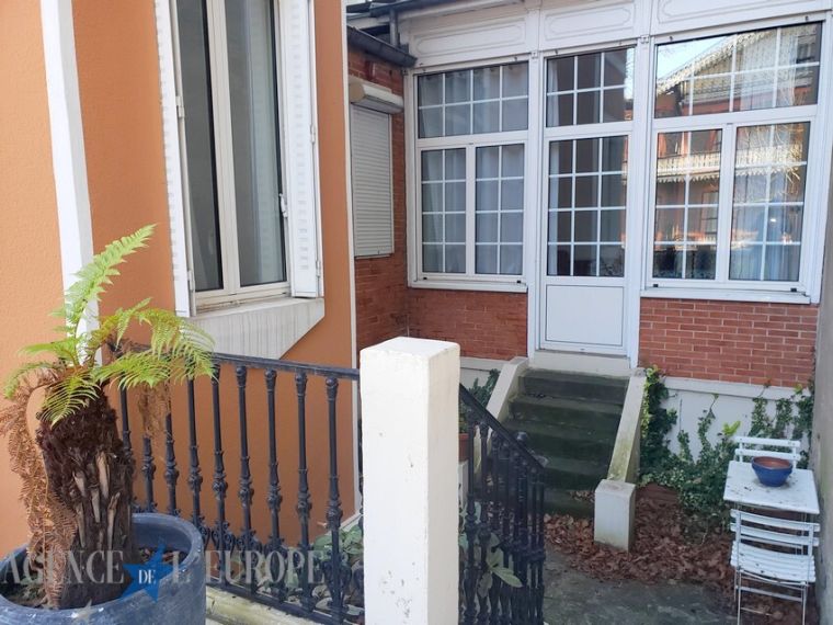 Appartement F3 bis de caractère avec terrasse et cave - Vichy Parcs