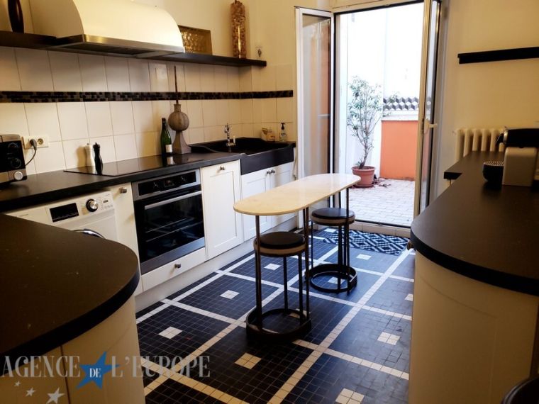 Appartement F3 bis de caractère avec terrasse et cave - Vichy Parcs