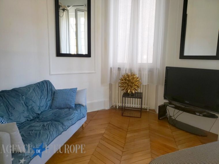 Appartement F3 bis de caractère avec terrasse et cave - Vichy Parcs