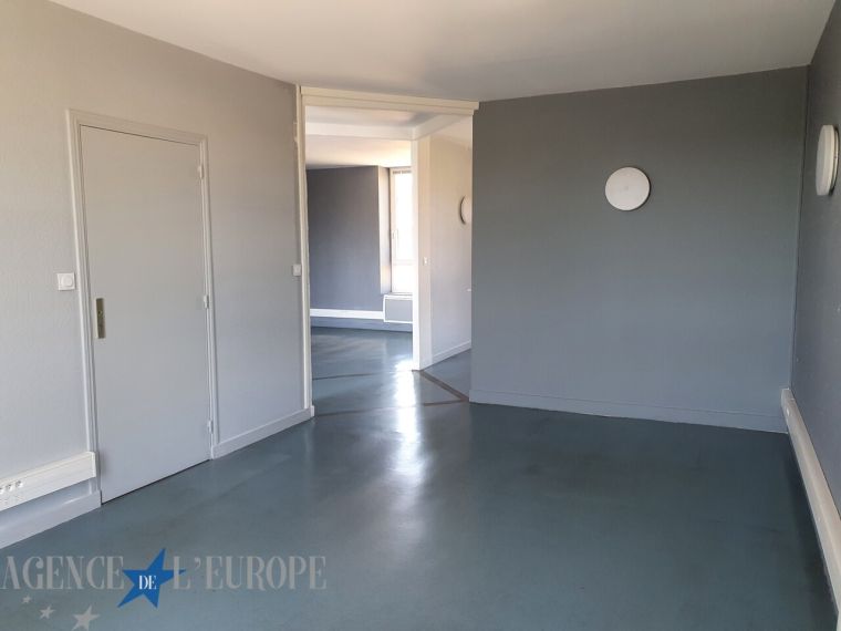 Bureaux à Louer à Bellerive – 164.58m² au 2ème Étage avec Ascenseur