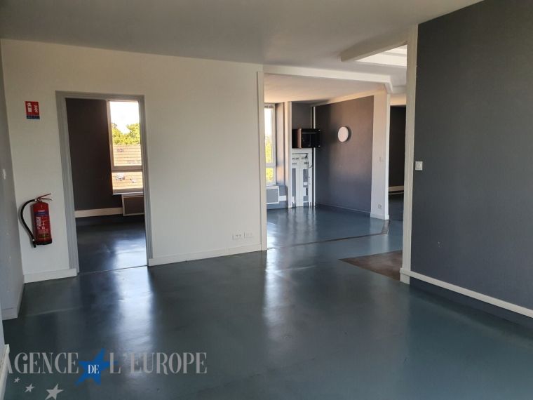 Bureaux à Louer à Bellerive – 164.58m² au 2ème Étage avec Ascenseur