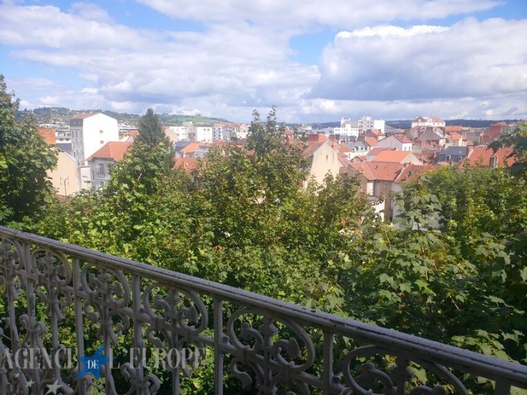 Appartement F2 très bon état avec cave et balcon - Vichy Thermal