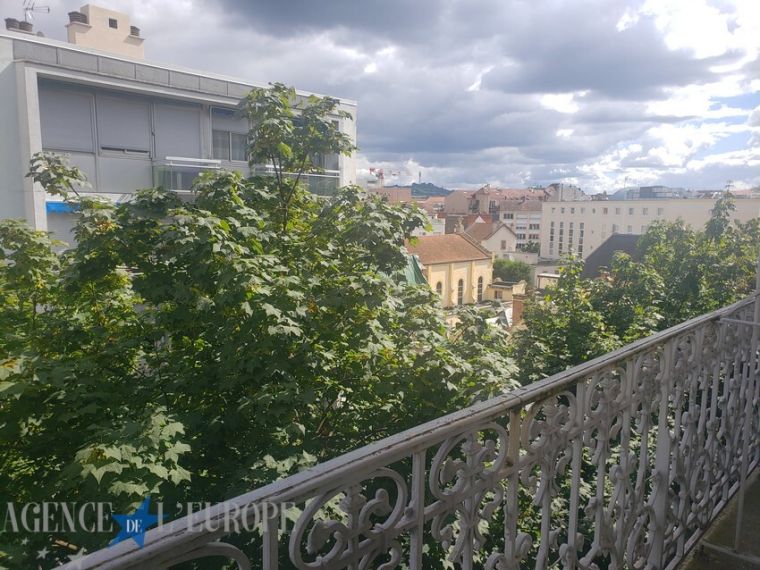 Appartement F2 très bon état avec cave et balcon - Vichy Thermal