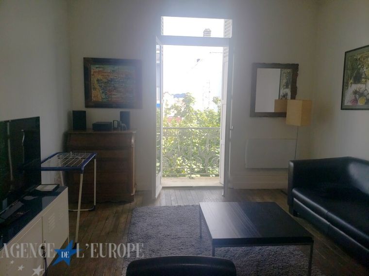 Appartement F2 très bon état avec cave et balcon - Vichy Thermal