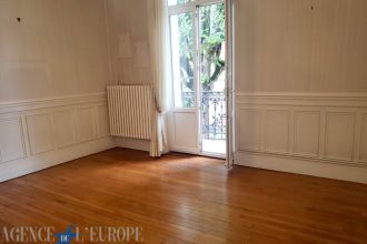 Appartement F4 avec cave et balcons - Vichy centre