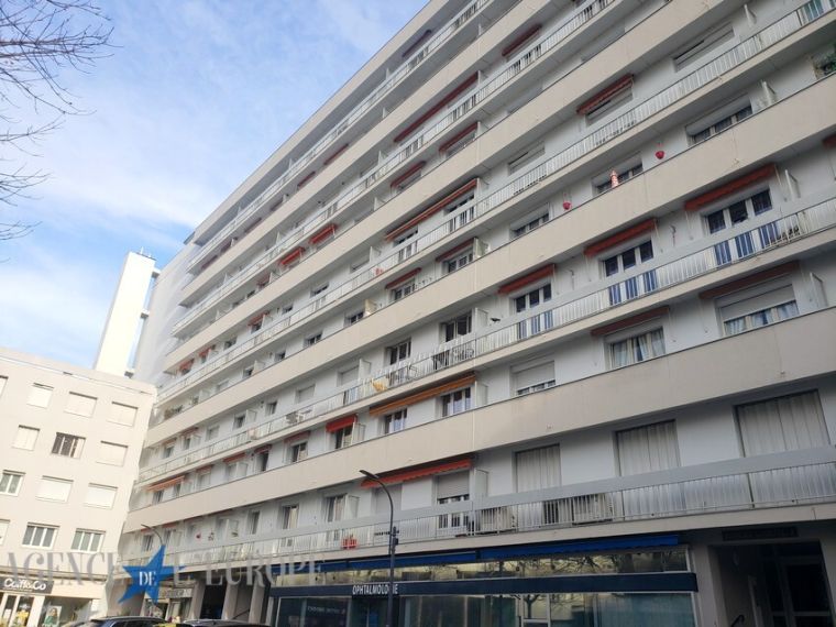 Appartement F3 de 67 m² habitables avec cave et balcons - loué - Cusset centre